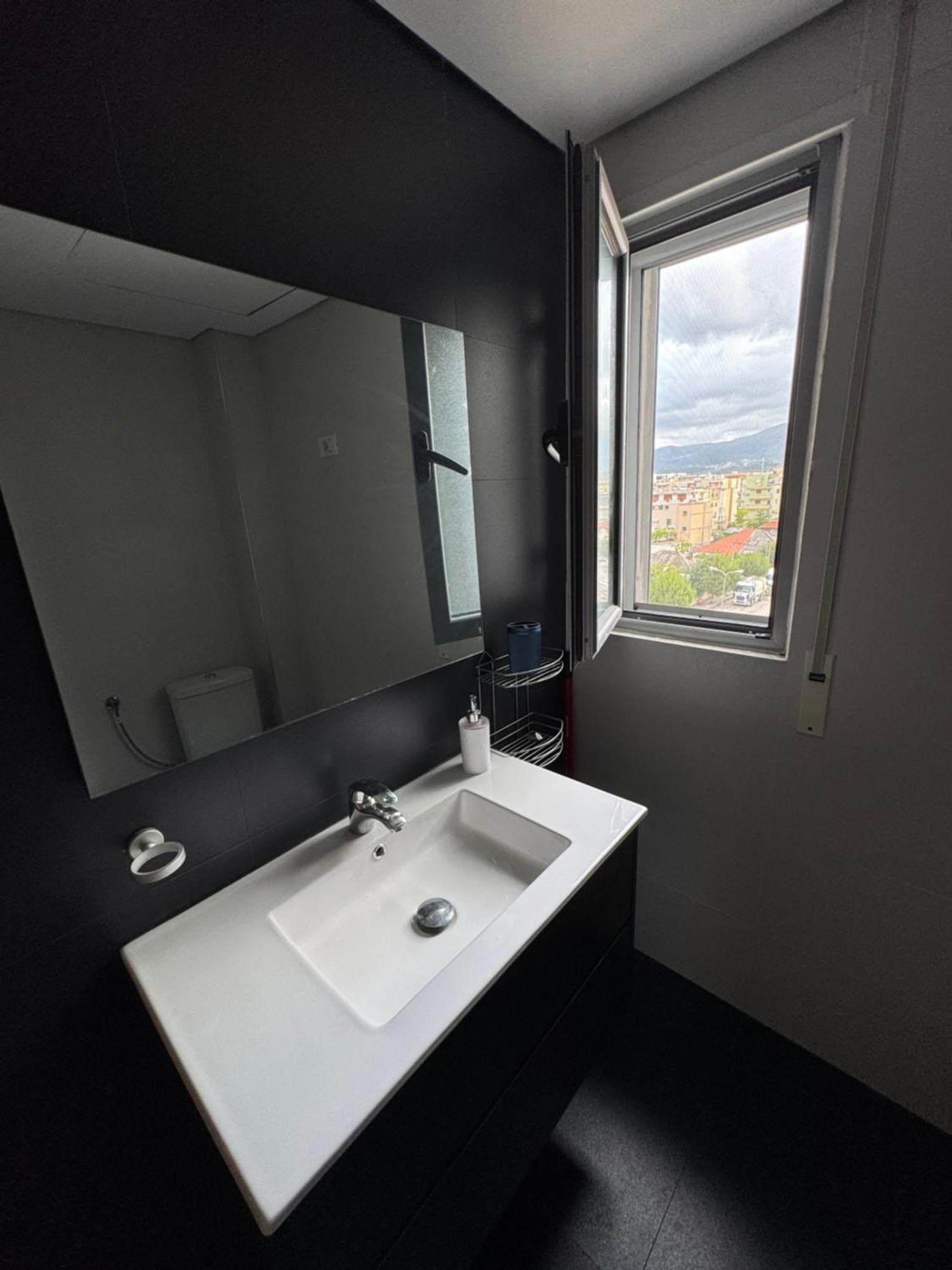 Mountain Meets Sea-Spectacular View In Orikum Apartment ภายนอก รูปภาพ